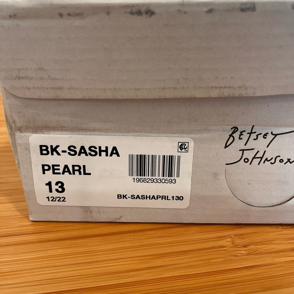 Betsey Johnson Kids Toddler Girls 13 Pearl White Bow Sandals NIB Wedding Cream - Picture 6 of 7